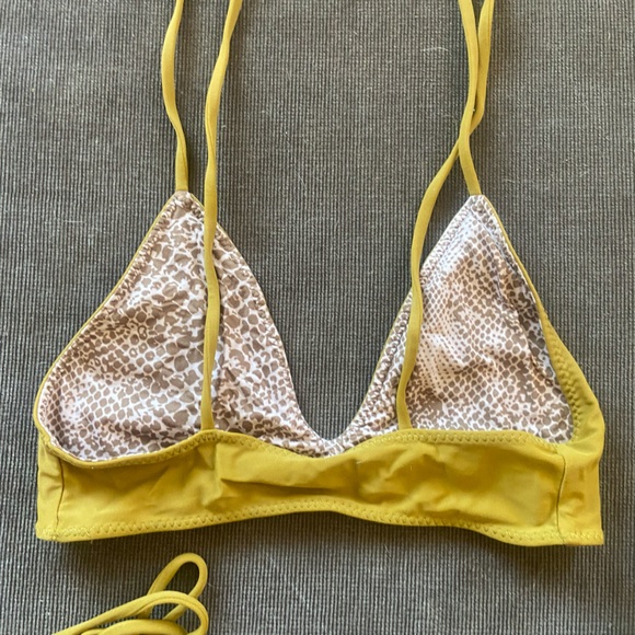 Acacia mustard reversible, bikini, top size medium - Picture 4 of 5